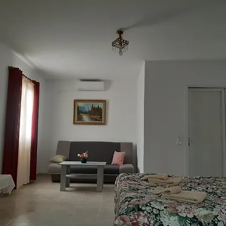 The Mansion Of Dionisos And Dimitras 2 *