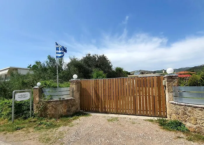 Holiday home The Mansion Of Dionisos And Dimitras 2